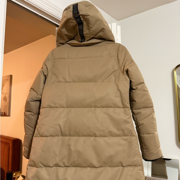 Canada Goose Women's Coat - Excellent Condition - Picture 10 of 16